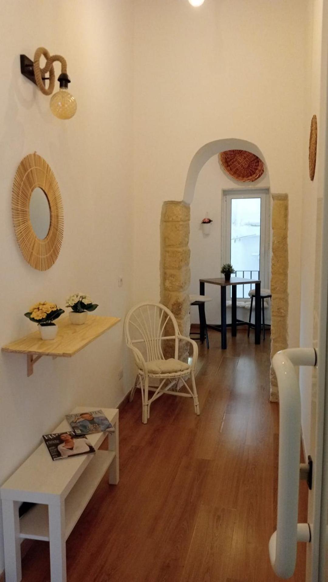 Dimora Albicocca Apartment Bari Bagian luar foto